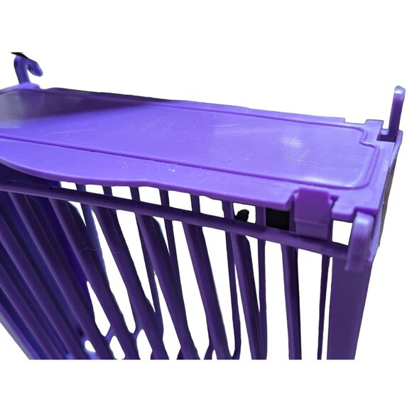 Plastic Hanging Pet Feeder for Hay and Grass for Birdcage or Rodent Enclosure Pu - Picture 6 of 10